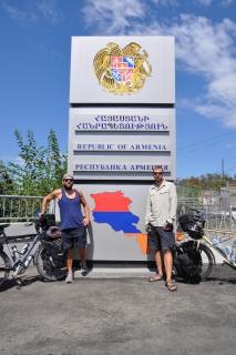 Am Grenzübergang von Armenien