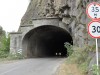 Die armenischen Tunnel sind gruselig, sehr alt und meistens ohne Beleuchtung