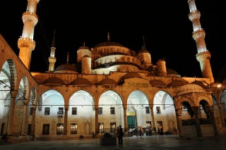 Nightshot of the Blue Mosque