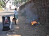 Müllverbrennung am Straßenrand